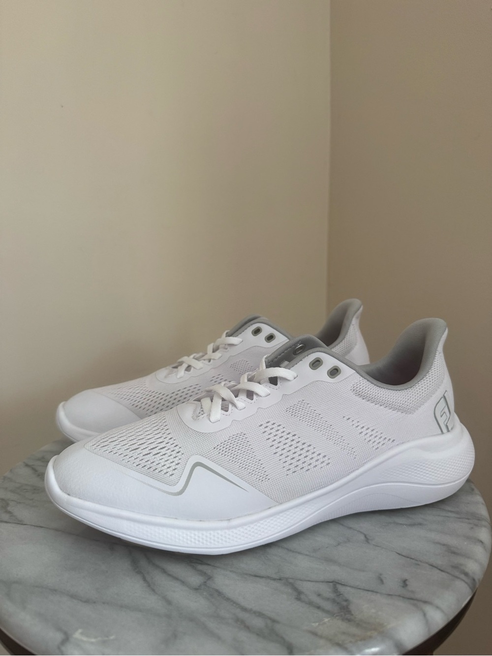 FootJoy FJ Flex Spikeless Golf Shoes Womens Size 9 White Athletic Sneakers 95764